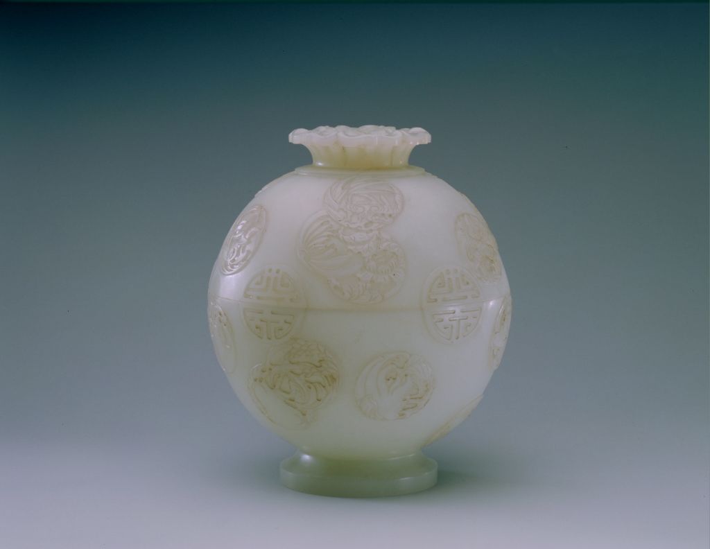 图片[1]-White jade round flower box-China Archive